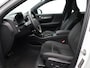 Volvo XC40 B4 197PK Plus Black Edition / Nubuck Bekleding / 20" / Contrasterend Dak / Harman Kardon / Elekt. Verstelb. Stoelen / Verwarmbaar Stuurwiel + Voorstoelen / BLIS /Adaptive Cruise /