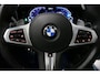 BMW 3-Serie 330e xDrive M Sport / M340i Diffuser / Black Diamond M Grill / M340i M Sport bumper pakket / Schuif-/kanteldak / Premium kleur Dravitgrau / Apple Carplay - Android Auto / Stoelverwarming / Ambienteverlichting / 19'' LMV / Stuurwiel verwarming / Full LED / Keyless / Koplamp BMW Individual Shadow Line / Draadloze telefoonlader / Active Cruise Control / Navigatie / DAB+