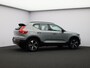 Volvo XC40 B4 197PK Plus Dark / All Season / Harman Kardon / BLIS / Adaptive Cruise / 19" / Verwarmbare Voorstoelen + Stuurwiel / Elekt. Verst. Stoelen /