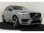 Volvo XC90 T8 PLUG-IN HYBRID AWD ULTRA DARK *FULL OPTIONS!* -PANO.DAK|BOWERS&WILKINS|GEVENT.LEDER+MASSAGE|LUCHTVERING|ADAP.LED|TREKHAAK|360°CAM|NL-AUTO