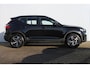 Volvo XC40 B4 Plus Dark | Verwarmbare Voorstoelen en Stuurwiel | Semi-Elektrische Trekhaak | Verwarmbare Voorruit | Premium Audio by Harman Kardon | Adaptieve Cruise Control | Park Assist