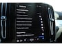 Volvo XC40 B4 Plus Dark | Verwarmbare Voorstoelen en Stuurwiel | Semi-Elektrische Trekhaak | Verwarmbare Voorruit | Premium Audio by Harman Kardon | Adaptieve Cruise Control | Park Assist