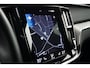 Volvo V60 2.0 T6 Recharge AWD R-Design | Trekhaak | Pilot Assist | Sportstoel | BLIS | Stoel & stuurverwarming | Camera | 19" |