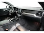 Volvo V60 2.0 T6 Recharge AWD R-Design | Trekhaak | Pilot Assist | Sportstoel | BLIS | Stoel & stuurverwarming | Camera | 19" |