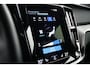 Volvo V60 2.0 T6 Recharge AWD R-Design | Trekhaak | Pilot Assist | Sportstoel | BLIS | Stoel & stuurverwarming | Camera | 19" |