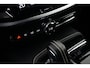 Volvo V60 2.0 T6 Recharge AWD R-Design | Trekhaak | Pilot Assist | Sportstoel | BLIS | Stoel & stuurverwarming | Camera | 19" |