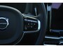 Volvo XC60 T6 Automaat AWD Plus Dark | Panoramadak | Semi-elektrische trekhaak | Verwarmbare voorstoelen en achterbank | 360 Graden Camera | Apple Carplay/Android Auto | Stuurwielverwarming | Adaptieve Cruise Control | Elektrisch Verstelbare Stoelen | Keyless Entry | Stuurwielverwarming