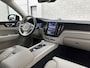 Volvo XC60 350PK Ultimate Bright | Bowers & Wilkins | Luchtvering | Panorama | Massage | ACC | 360 Camera | T6 | Stoelventilatie | Head-Up | Keyless-Entry | Orrefors Glaspook | Pilot-Assist | Stoelverwarming V+A | Stand-Kachel | Memory | Stuurverwarming | Dodehoek | Leder Dashboard | Carplay |