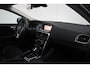 Volvo V40 T2 122PK AUT6 Polar+ | Stoelverwarming | Trekhaak | Park Assist Achter | Navigatie | DAB Radio | Volvo OnCall | Climate Control | High Performance Audio | Full LED Koplampen |