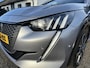 Peugeot e-208 EV GT Pack 136 PK 3-Fase | 100% Elektrisch | Automaat | Navigatie | Alcantara Bekleding | Stoelverwarming | Full LED Verlichting | Camera | Parkeersensoren V+A | Zwart Dak | 17" Lichtmetalen Velgen | All Season Banden | Adaptieve Cruise Control | Climate Control |
