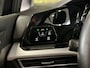 Volkswagen Golf 1.0 TSI Life | Adaptive Cruise Control | Parkeersensoren | Apple Carplay | Android Auto | Sfeerverlichting | Trekhaak | 17" Lichtmetaal | Airconditioning