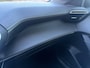 Peugeot e-208 EV GT 350 50 kWh, fase 3, panoramadak, 360 camera, 1/2 lederen sportinterieur,stoelverwarming, parelmoer, 17 inch
