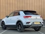 Volkswagen T-Roc 1.5 TSI Sport | Bluetooth | Trekhaak | Aircondtitioning | Achteruitrijdcamera | Navigatie | Parkeersensoren |