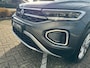 Volkswagen T-Roc 1.5 TSI Style | DSG | 150pk | Trekhaak | ACC | App Conn. | Virt. diplay | Mooi!