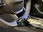 Peugeot 208 Hybrid 100 e-DCS6 GT ADAPTIEF CRUISE / CAMERA / LEDER/STOF / CARPLAY / LED / 17'' LMV / BLUETOOTH / DAB+ / KEYLESS /  | Achterbank in delen neerklapbaar | Achterruitverwarming | Achterspoiler