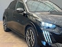 Peugeot 208 Hybrid 100 e-DCS6 GT ADAPTIEF CRUISE / CAMERA / LEDER/STOF / CARPLAY / LED / 17'' LMV / BLUETOOTH / DAB+ / KEYLESS /  | Achterbank in delen neerklapbaar | Achterruitverwarming | Achterspoiler