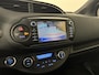 Toyota Yaris 1.5 Hybrid Bi-Tone Plus | Camera | Panoramadak | Cruise control | Stoelverwarming |