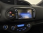 Toyota Yaris 1.5 Hybrid Bi-Tone Plus | Camera | Panoramadak | Cruise control | Stoelverwarming |