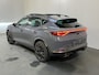 CUPRA Formentor 1.4 e-Hybrid VZ Black Edition / 245 PK/ AUTOMAAT/ PANO/ ELEKTR. TREKHAAK/ KEYLESS/ ELEKTR. STOEL/ PARK. SENSOREN + CAMERA/ FULL LINK/ CLIMA/ RIJ-MODI/ STOEL + STUUR VERWARM./ 19'' LMV