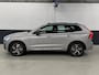 Volvo XC60 2.0 T6 Plug-in hybrid AWD R-Design Pano / Clima / Leer / CarPlay / 360 camera / Trekhaak