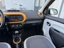 Renault Twingo 1.0i SCe Collection 75 PK. Slechts 13.000 KM !!! Gewoon een nieuwe auto !!