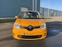 Renault Twingo 1.0i SCe Collection 75 PK. Slechts 13.000 KM !!! Gewoon een nieuwe auto !!