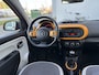 Renault Twingo 1.0i SCe Collection 75 PK. Slechts 13.000 KM !!! Gewoon een nieuwe auto !!