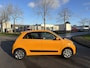 Renault Twingo 1.0i SCe Collection 75 PK. Slechts 13.000 KM !!! Gewoon een nieuwe auto !!