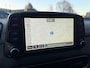 Hyundai Kona 1.0T 120PK Clima,Cruise,Navi,Schuifdak,KeylessEntry+Go,HUD,LaneAssist,PdcV+A,Camera,CarPlay,Stoel&StuurVerwarming&Ver