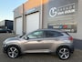 Hyundai Kona 1.0T 120PK Clima,Cruise,Navi,Schuifdak,KeylessEntry+Go,HUD,LaneAssist,PdcV+A,Camera,CarPlay,Stoel&StuurVerwarming&Ver