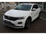 Volkswagen T-Roc 1.5 TSI 150pk R-Line DSG Automaat / Panoramadak / LM 19 inch / Digital cockpitt / Navigatie / Afn trekhaak