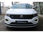 Volkswagen T-Roc 1.5 TSI 150pk R-Line DSG Automaat / Panoramadak / LM 19 inch / Digital cockpitt / Navigatie / Afn trekhaak