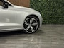 Volvo V60 T6 AWD Recharge R-Design Schuifdak | Harman Kardon | Adaptieve Cruise Control | Standkachel met Volvo On Call App | Stoelverwarming | Parkeercamera | Pilot Assisst | BLIS Dode Hoek Detectie | Bestuurdersstoel elektrisch geheugen | Contour stoelen leder | Zitting verlenging voorstoelen | 19 Inch | Keyless Drive | Parkeersensoren voor+achter | Privacy Glass | Elektrisch bedienbare achterklep | DAB Radio | Apple Carplay/Android Auto | Bright Silver Metallic |