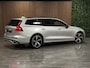 Volvo V60 T6 AWD Recharge R-Design Schuifdak | Harman Kardon | Adaptieve Cruise Control | Standkachel met Volvo On Call App | Stoelverwarming | Parkeercamera | Pilot Assisst | BLIS Dode Hoek Detectie | Bestuurdersstoel elektrisch geheugen | Contour stoelen leder | Zitting verlenging voorstoelen | 19 Inch | Keyless Drive | Parkeersensoren voor+achter | Privacy Glass | Elektrisch bedienbare achterklep | DAB Radio | Apple Carplay/Android Auto | Bright Silver Metallic |