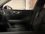 Volvo V60 B3 Aut. Inscription Trekhaak | Adaptieve Cruise Control | Stoel en Stuurwielverwarming | Parkeercamera | Pilot Assist | BLIS Dode Hoek Detectie | Bestuurdersstoel elektrisch geheugen | Lederen bekleding | Zitting verlenging voorstoelen | 18 Inch | Keyless Drive | Parkeersensoren voor+achter | Privacy Glass | Elektrisch bedienbare achterklep | DAB Radio | Apple Carplay/Android Auto | Volvo On Call met mobiele App functie | Denim Blue Metallic |