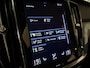 Volvo V60 B3 Aut. Inscription Trekhaak | Adaptieve Cruise Control | Stoel en Stuurwielverwarming | Parkeercamera | Pilot Assist | BLIS Dode Hoek Detectie | Bestuurdersstoel elektrisch geheugen | Lederen bekleding | Zitting verlenging voorstoelen | 18 Inch | Keyless Drive | Parkeersensoren voor+achter | Privacy Glass | Elektrisch bedienbare achterklep | DAB Radio | Apple Carplay/Android Auto | Volvo On Call met mobiele App functie | Denim Blue Metallic |