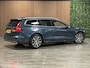 Volvo V60 B3 Aut. Inscription Trekhaak | Adaptieve Cruise Control | Stoel en Stuurwielverwarming | Parkeercamera | Pilot Assist | BLIS Dode Hoek Detectie | Bestuurdersstoel elektrisch geheugen | Lederen bekleding | Zitting verlenging voorstoelen | 18 Inch | Keyless Drive | Parkeersensoren voor+achter | Privacy Glass | Elektrisch bedienbare achterklep | DAB Radio | Apple Carplay/Android Auto | Volvo On Call met mobiele App functie | Denim Blue Metallic |