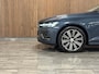 Volvo V60 B3 Aut. Inscription Trekhaak | Adaptieve Cruise Control | Stoel en Stuurwielverwarming | Parkeercamera | Pilot Assist | BLIS Dode Hoek Detectie | Bestuurdersstoel elektrisch geheugen | Lederen bekleding | Zitting verlenging voorstoelen | 18 Inch | Keyless Drive | Parkeersensoren voor+achter | Privacy Glass | Elektrisch bedienbare achterklep | DAB Radio | Apple Carplay/Android Auto | Volvo On Call met mobiele App functie | Denim Blue Metallic |