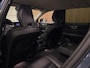 Volvo V60 B3 Aut. Inscription Trekhaak | Adaptieve Cruise Control | Stoel en Stuurwielverwarming | Parkeercamera | Pilot Assist | BLIS Dode Hoek Detectie | Bestuurdersstoel elektrisch geheugen | Lederen bekleding | Zitting verlenging voorstoelen | 18 Inch | Keyless Drive | Parkeersensoren voor+achter | Privacy Glass | Elektrisch bedienbare achterklep | DAB Radio | Apple Carplay/Android Auto | Volvo On Call met mobiele App functie | Denim Blue Metallic |