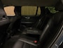 Volvo V60 B3 Aut. Inscription Trekhaak | Adaptieve Cruise Control | Stoel en Stuurwielverwarming | Parkeercamera | Pilot Assist | BLIS Dode Hoek Detectie | Bestuurdersstoel elektrisch geheugen | Lederen bekleding | Zitting verlenging voorstoelen | 18 Inch | Keyless Drive | Parkeersensoren voor+achter | Privacy Glass | Elektrisch bedienbare achterklep | DAB Radio | Apple Carplay/Android Auto | Volvo On Call met mobiele App functie | Denim Blue Metallic |