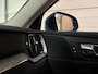 Volvo V60 B3 Aut. Inscription Trekhaak | Adaptieve Cruise Control | Stoel en Stuurwielverwarming | Parkeercamera | Pilot Assist | BLIS Dode Hoek Detectie | Bestuurdersstoel elektrisch geheugen | Lederen bekleding | Zitting verlenging voorstoelen | 18 Inch | Keyless Drive | Parkeersensoren voor+achter | Privacy Glass | Elektrisch bedienbare achterklep | DAB Radio | Apple Carplay/Android Auto | Volvo On Call met mobiele App functie | Denim Blue Metallic |