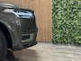Volvo XC90 T8 AWD Recharge Ultra Bright Stoelventilatie | All Season Banden | Head-Up Display | 455pk | Harman Kardon | Stoelmassage | Alcantara hemelbekleding | Adaptieve Cruise Control | Stoelverwarming voor+achter | Stuurwielverwarming | Schuifdak | Full LED Meesturende koplampen | Pilot Assist | BLIS Dode Hoek Detectie | Lederen zonnekleppen en handgrepen | Parkeercamera | Elektrische voorstoelen geheugen | Nappa lederen bekleding | Zitting verlenging voorstoelen | Lederen dashboard | Google Infotainment | Keyless Drive | Parkeersensoren voor+achter | Elektrisch bedienbare achterklep | Geintegreerd kinderzitje achterin | Geintegreerde zongordijnen achterportieren | 7-Persoons | 4-Zone Climate Control | Verlichte instaplijsten | DAB Radio | Apple Carplay/Android Auto | Draadloos telefoon opladen | Volvo On Call met mobiele App functie | Platinum Grey Metallic |