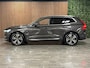 Volvo XC60 T6 AWD Recharge Plus Bright Long Range Luchtvering | Trekhaak | 360 Camera | Harman Kardon | Adaptieve Cruise Control | Standkachel met Volvo On Call App | Stoel en Stuurwielverwarming | Schuifdak | Full LED Meesturende koplampen | Pilot Assist | Elektrische voorstoelen geheugen | Lederen bekleding | Zitting verlenging voorstoelen | 19 Inch | Google Infotainment | Keyless Drive | Parkeersensoren voor+achter | Privacy Glass | Elektrisch bedienbare achterklep | DAB Radio | Apple Carplay/Android Auto | Draadloos telefoon opladen | Platinum Grey Metallic |