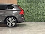 Volvo XC60 T6 AWD Recharge Plus Bright Long Range Luchtvering | Trekhaak | 360 Camera | Harman Kardon | Adaptieve Cruise Control | Standkachel met Volvo On Call App | Stoel en Stuurwielverwarming | Schuifdak | Full LED Meesturende koplampen | Pilot Assist | Elektrische voorstoelen geheugen | Lederen bekleding | Zitting verlenging voorstoelen | 19 Inch | Google Infotainment | Keyless Drive | Parkeersensoren voor+achter | Privacy Glass | Elektrisch bedienbare achterklep | DAB Radio | Apple Carplay/Android Auto | Draadloos telefoon opladen | Platinum Grey Metallic |