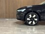 Volvo XC60 T6 AWD Recharge Ultra Dark | Head-Up Display | Harman Kardon | Adaptieve Cruise Control | Stoelverwarming voor+Achter | Stuurwielverwarming | Full LED Meesturende koplampen | Pilot Assist | BLIS Dode Hoek Detectie | Schuifdak | 20 Inch | Parkeercamera | Elektrische voorstoelen geheugen | Lederen bekleding | Zitting verlenging voorstoelen | Lederen dashboard | Google Infotainment | Keyless Drive | Parkeersensoren voor+achter | Elektrisch bedienbare achterklep | DAB Radio | Apple Carplay/Android Auto | Draadloos telefoon opladen | Volvo On Call met mobiele App functie | Onyx Black Metallic |
