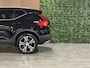 Volvo XC40 T5 Recharge Inscription Parkeercamera | 19 Inch | Cruise Control | Zitting verlenging voorstoelen | Keyless Drive | Parkeersensoren voor+achter | Privacy Glass | Elektrisch bedienbare achterklep | Breedstralers in voorbumper | Climate Control L+R | DAB Radio | Apple Carplay/Android Auto | Volvo On Call met mobiele App functie |