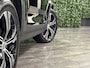 Volvo XC40 T5 Recharge Inscription Parkeercamera | 19 Inch | Cruise Control | Zitting verlenging voorstoelen | Keyless Drive | Parkeersensoren voor+achter | Privacy Glass | Elektrisch bedienbare achterklep | Breedstralers in voorbumper | Climate Control L+R | DAB Radio | Apple Carplay/Android Auto | Volvo On Call met mobiele App functie |