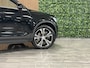 Volvo XC40 T5 Recharge Inscription Parkeercamera | 19 Inch | Cruise Control | Zitting verlenging voorstoelen | Keyless Drive | Parkeersensoren voor+achter | Privacy Glass | Elektrisch bedienbare achterklep | Breedstralers in voorbumper | Climate Control L+R | DAB Radio | Apple Carplay/Android Auto | Volvo On Call met mobiele App functie |