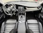 Alfa Romeo Giulia 2.0 T AWD Veloce Panodak 19 inch Carplay Navi Camera Memory Leer