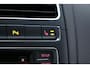 Volkswagen Polo 1.2 TSI Highline BlueMotion 5-Deurs Parkeersensoren Stoelverwarming Airco Navigatie Cruise Controle Start Stop